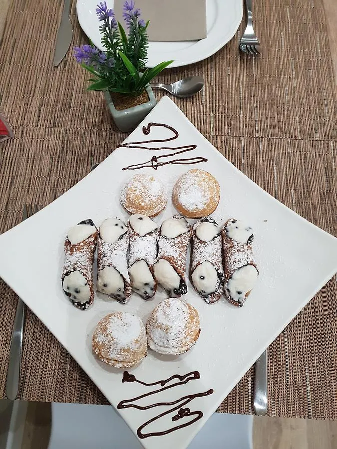Bed & Breakfast Due Passi Suite Palermo Italië
